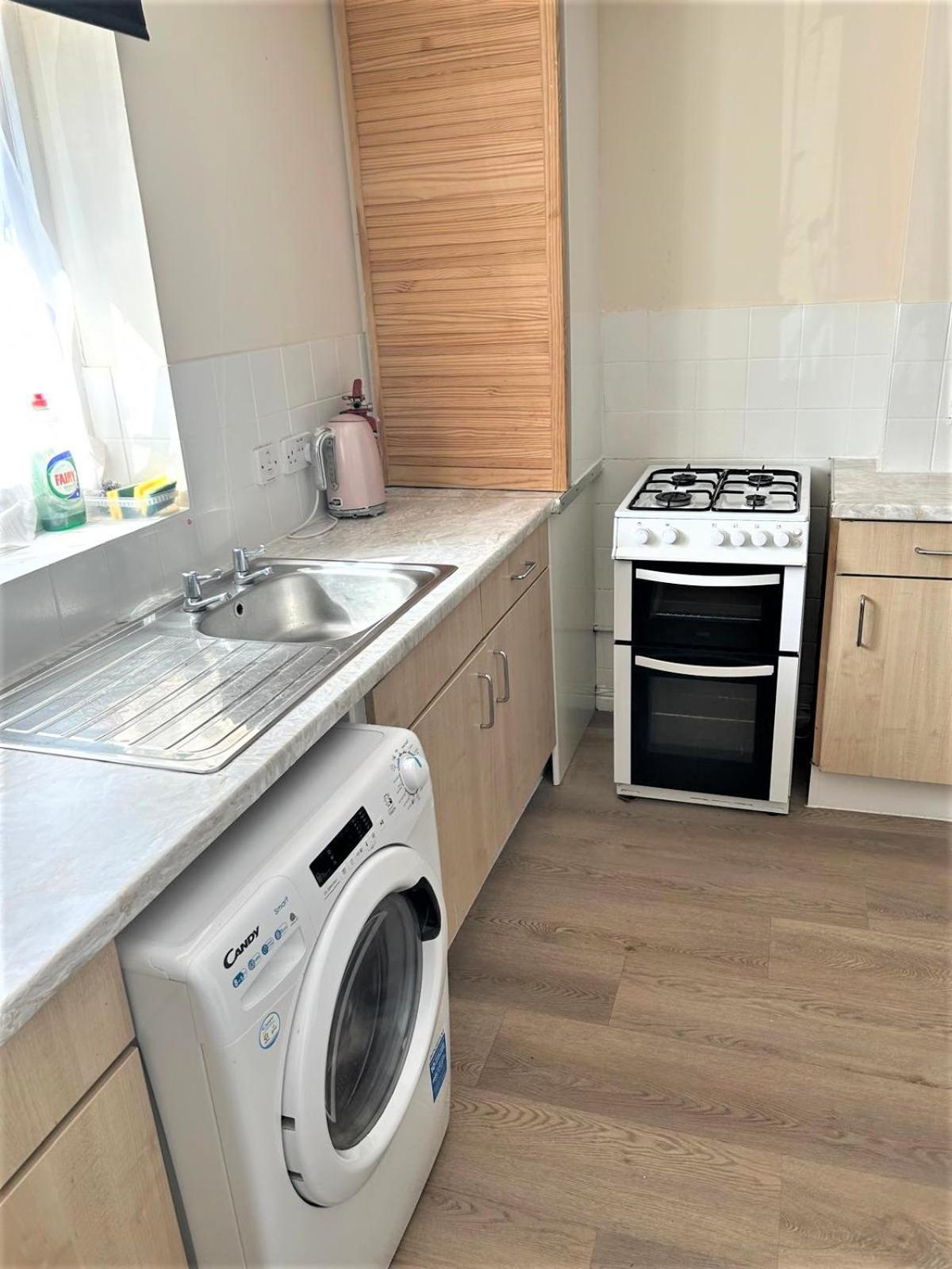 London Zone 2 Lovely 4 Bedroom Apartment - 3 Trowbridge Road المظهر الخارجي الصورة
